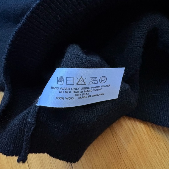 Vintage Byford Men’s 100% Wool England V-Neck Sweater 44 XL Black Solid - Picture 3 of 3